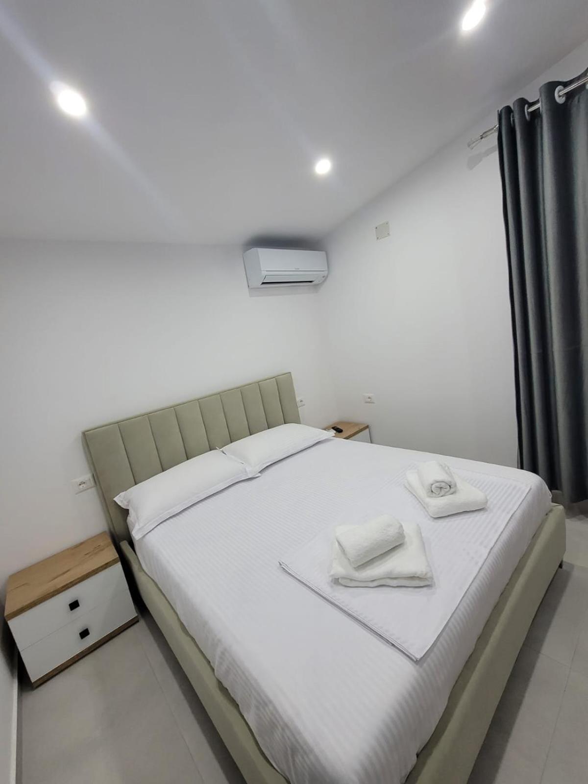 Caca Hotel Rinas Exterior photo