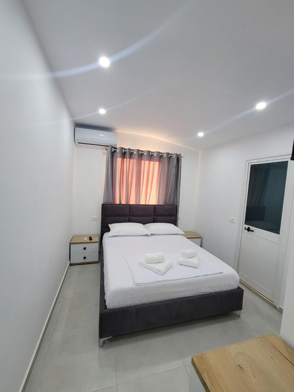 Caca Hotel Rinas Exterior photo